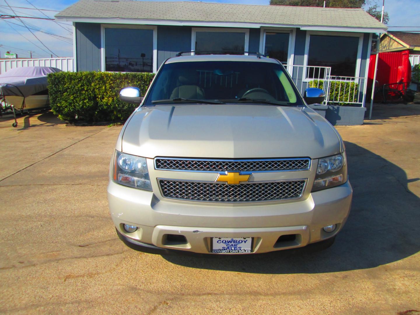 2012 GOLD Chevrolet Tahoe (1GNSCCE07CR) , located at 1815 NE 28th St., Fort Worth, TX, 76106, (817) 625-6251, 32.795582, -97.333069 - Photo#1